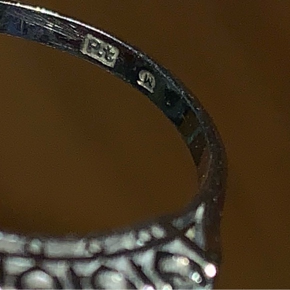 Platinum Ring with Diamonds - Picture 9 of 9